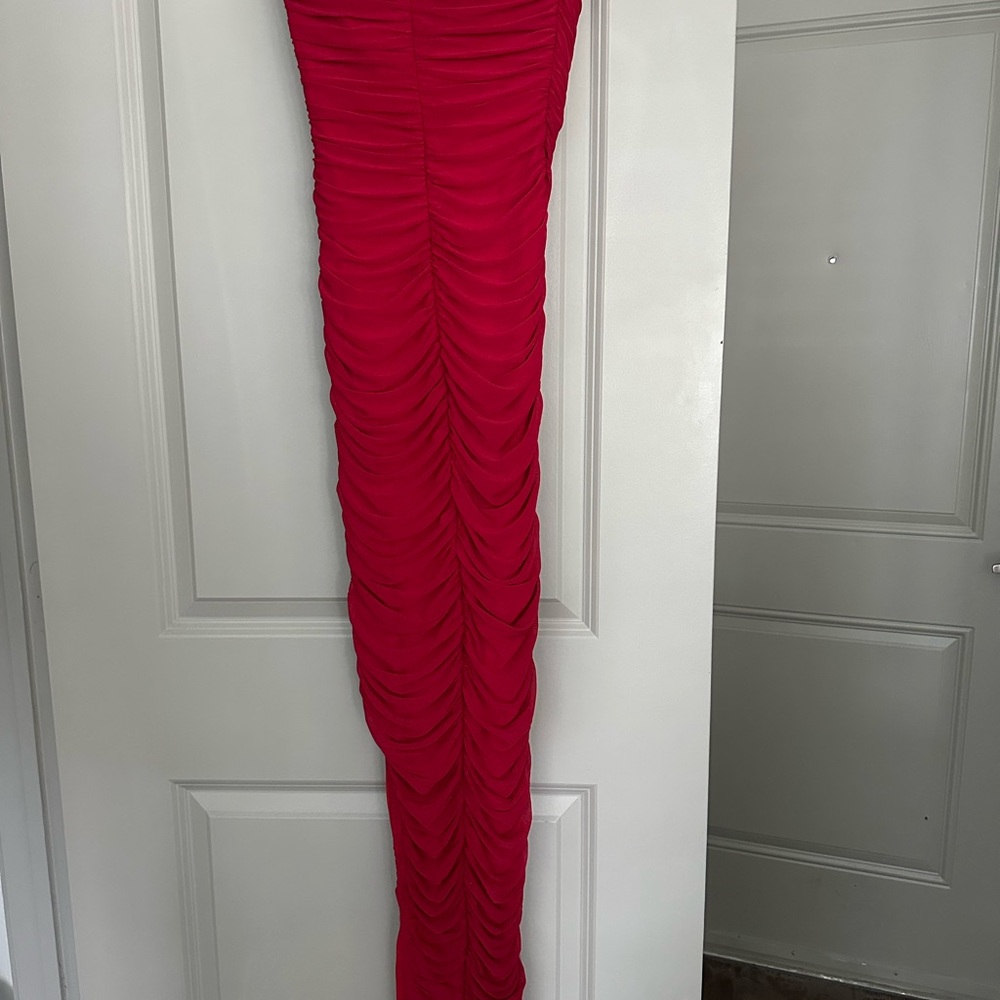 Chic Strapless Red Dress - image 4